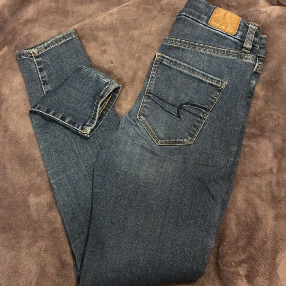 3/$15 American Eagle High Rise Jeans Size 2R